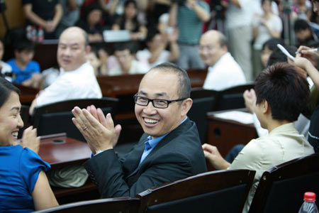 我在竞标现场(图片来源:潘石屹新浪博客)