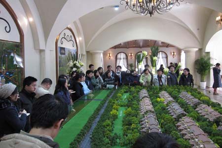 龙湖蔚澜香醍开放首日来访量1500人次(组图)_