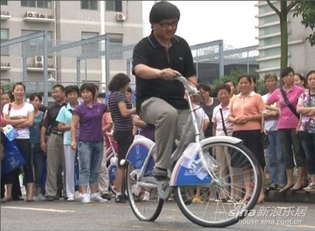 上海城开杯全民健身节最大选手诞生 60岁老先