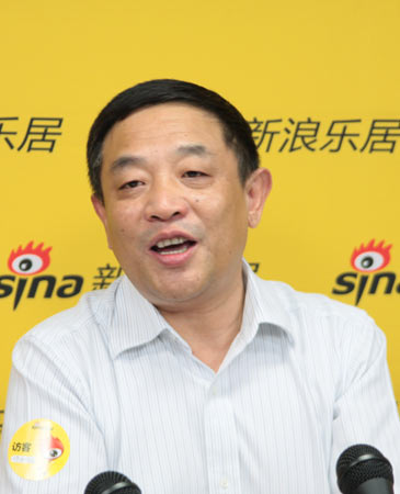 中房协领导做客新浪从摄影大展聊城市变迁