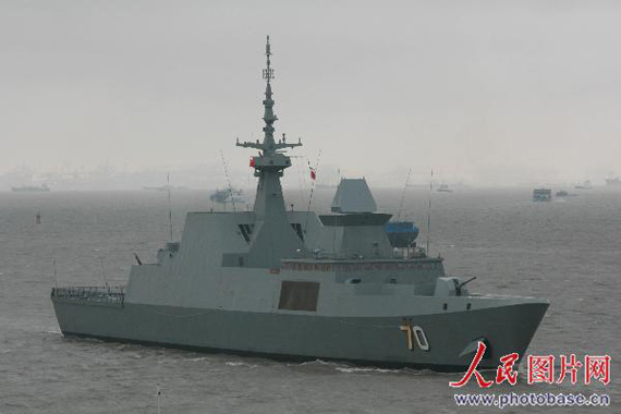 新加坡海军访华军官拜会中国东海舰队司令员