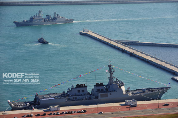 韩国海军首艘宙斯盾级导弹驱逐舰世宗大王号