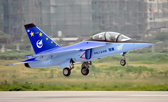 文章称巴基斯坦一直希望得到中国L-15猎鹰高级教练机