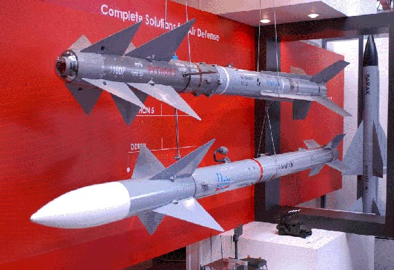 拉斐尔公司正在“怪蛇”-5近距空空导弹和“德比”超视距空空导弹的缩小尺寸改型。