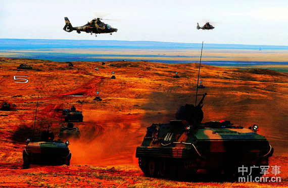 我军联合训练军种齐全兵种密集实施全体系对抗
