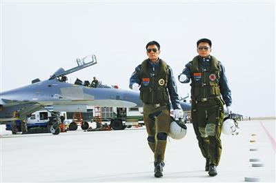 这部军事大片很酷!