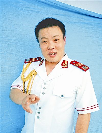 向着太阳奔跑某部业余演出队战士唐海涛自述邱柏星刘传玺刘苑
