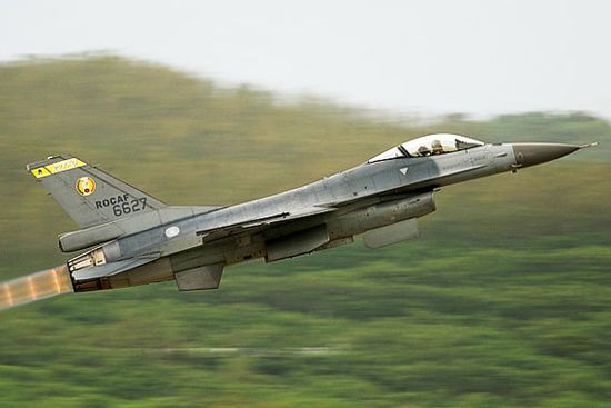 ����ͼ��̨�����۵�F-16Aս������