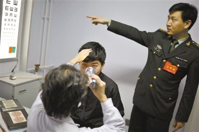 北京征兵体检标准放宽文身直径超3厘米将被拒