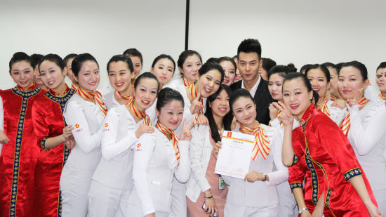 天津航空两年为中国民航培养700名空姐(图)