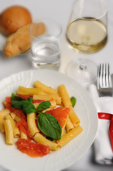 意大利航空获评最佳航空公司美食(图)|意大利