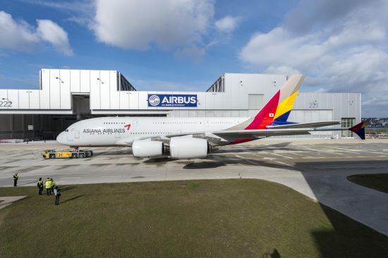 韩亚航空首架空客a380飞机完成喷漆(图)