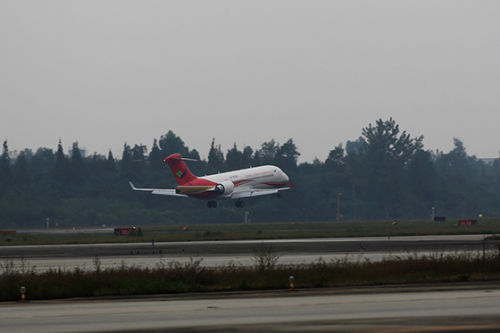 ARJ21֧߷ɻ105ܻ״ģ⺽Է