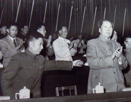 庐山会议刘少奇_1959年庐山会议视频_刘少奇与毛对骂原画