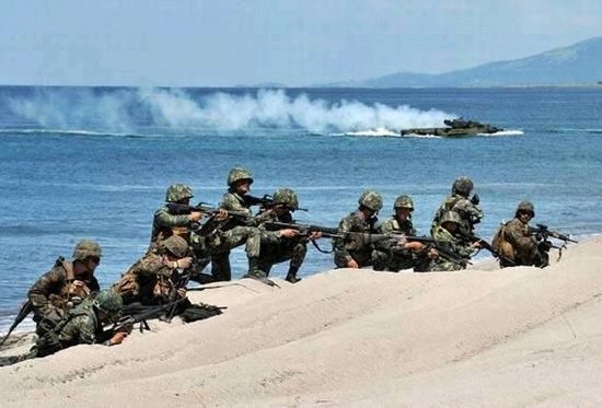 菲律宾将恢复在南海岛礁军事建设 修复机场跑