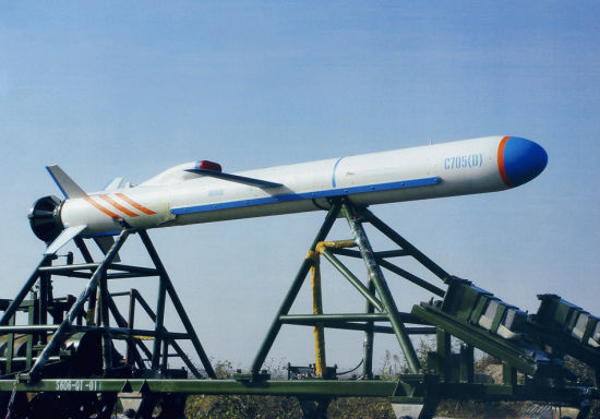 国产C-705反舰导弹，可以看到其大展弦平直翼平面安装布局