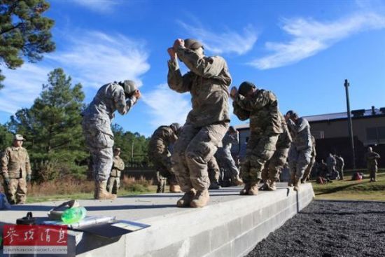 11��25�գ�����ɡ���ڲ����񱤻��زμӿ�Ͷ�ж�ǰ���������ϰ��(������������վ)