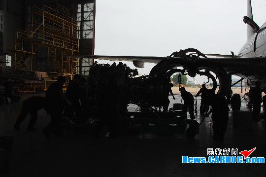 东航山西分公司安全飞行18周年员工风采剪影