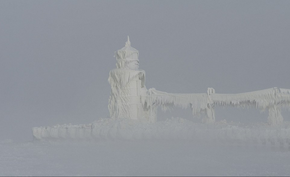 英媒：强风暴雪来袭美宣布进入紧急状态