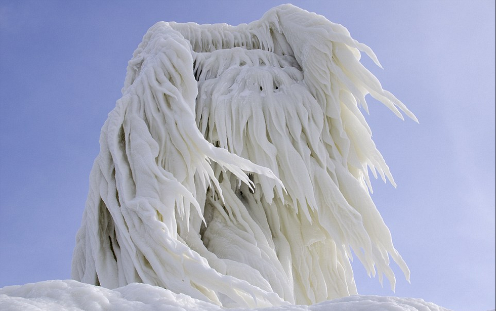 英媒：强风暴雪来袭美宣布进入紧急状态