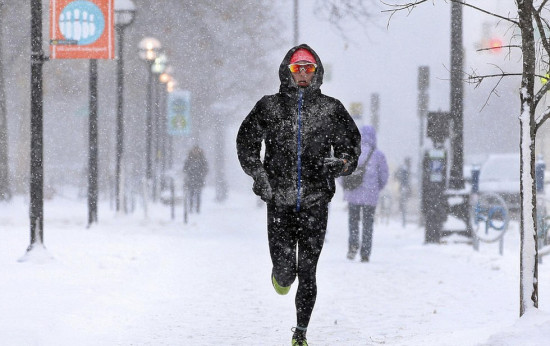 英媒：强风暴雪来袭美宣布进入紧急状态
