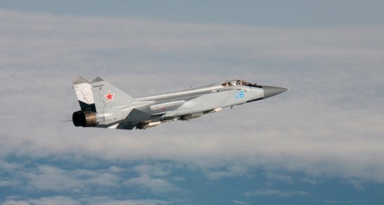 北约F-16坠毁酿惨剧：连撞数架战机数十人伤亡