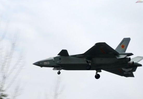 歼-20罕见亮相空军征兵视频外媒：进展超乎想象