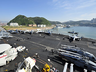 ���ʺ������������˺�ĸȺ�ִﺫ��׼���μ����Ͼ���