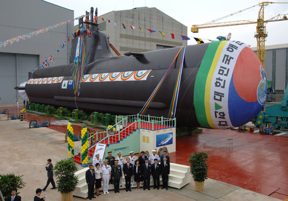韩国海军正式接收首批214型AIP动力潜艇(组图)