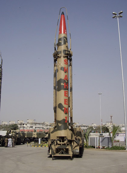 图文巴基斯坦展示沙欣ii型战术导弹