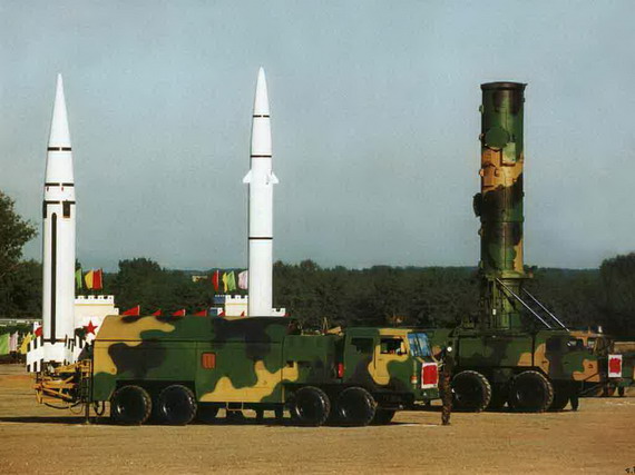 中国二炮新型导弹可激烈电磁对抗中命中目标