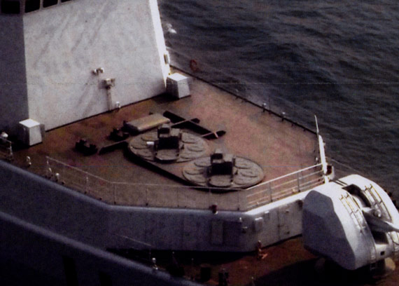 解放军同时装备三款新型舰载导弹垂发系统(图)