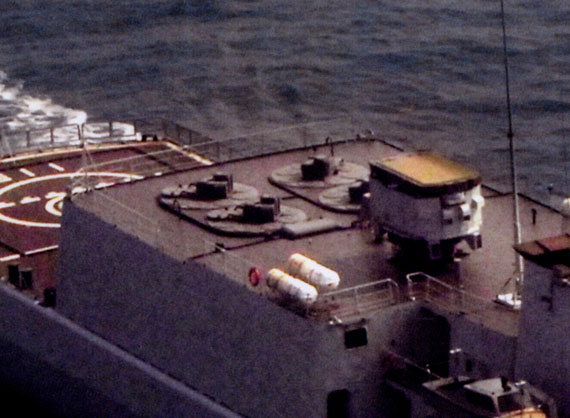 图文:051C级战舰后部装有四部里夫M垂发