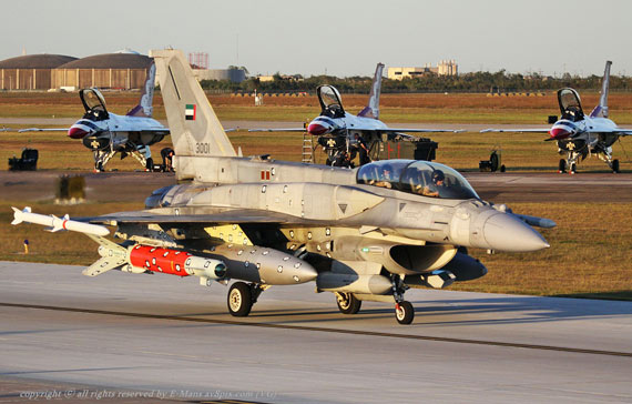       阿联酋空军装备的f-16f-block-60双座型战斗机
