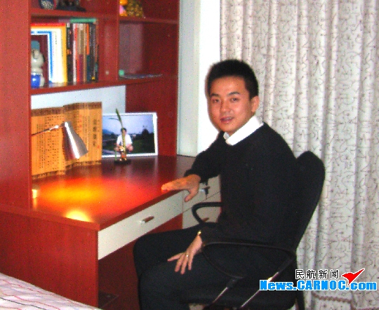 记南航新疆分公司青年飞行员李楠的“三勤”