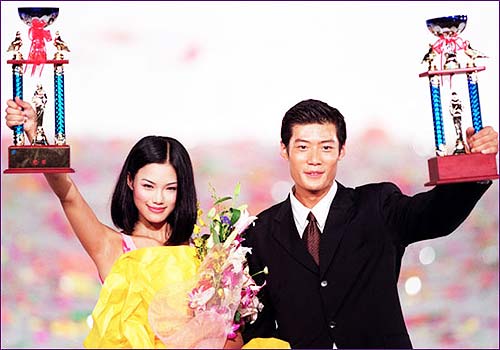 2000��ڰˌ��½z·�Ї�ģ�ش�ِŮģ���Qِ�������e�У��w����(��)������(��)�֫@��Ů��܊�� 