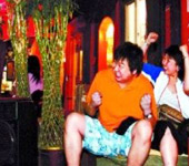 北京：酒吧看球后海比三里屯火