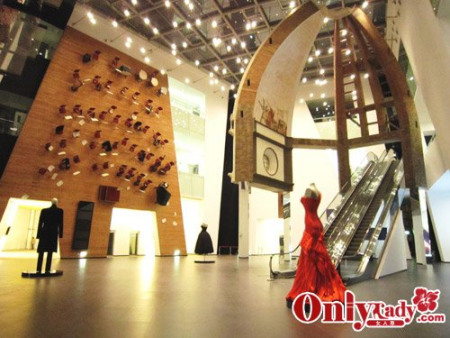 ������ɫ������