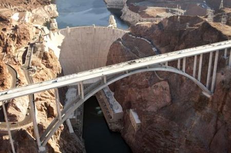 今日美国:胡佛大桥将成美国最新奇迹_尚文频道