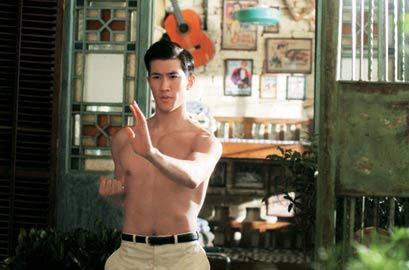 《李小龙》:英雄少年成人礼