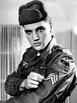 1958329գ23è(Elvis Presley)ִFort HoodӪĿ֮£ʽͷ˱ΪUS-53310761ƷΪһʿڲξڼ䣬èĸ׵ȥ14Ŀվξ֮ŮPriscilla֮飬õв׼Ļӭ