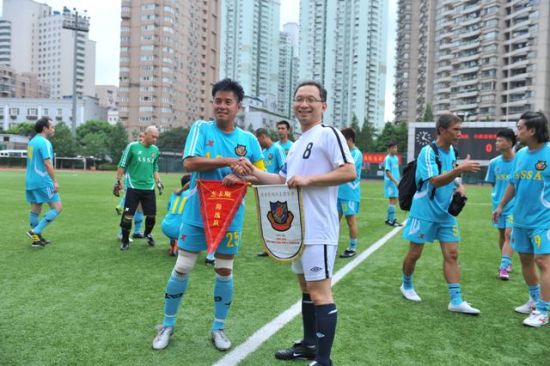 香港明星足球队亮相上海