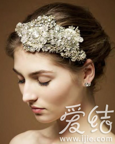 头纱OUT!用头饰打造21款百变新娘发型(3)_新浪女性