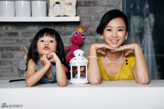 翁虹与可爱的女儿