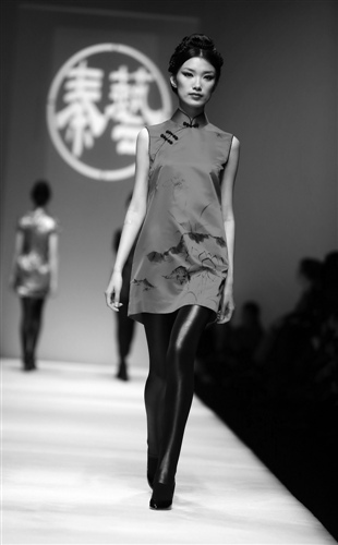 唐装复兴:大国崛起的服饰叙事