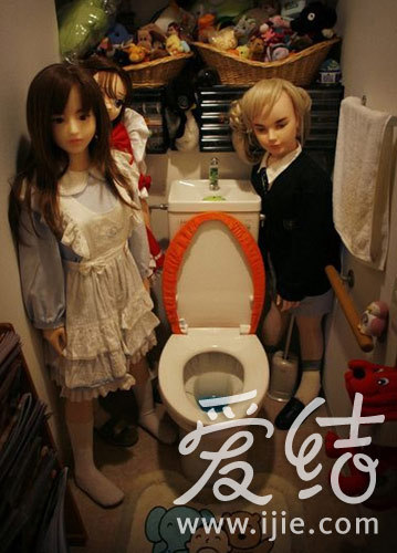 怪癖or真爱?充气娃娃之恋很猎奇