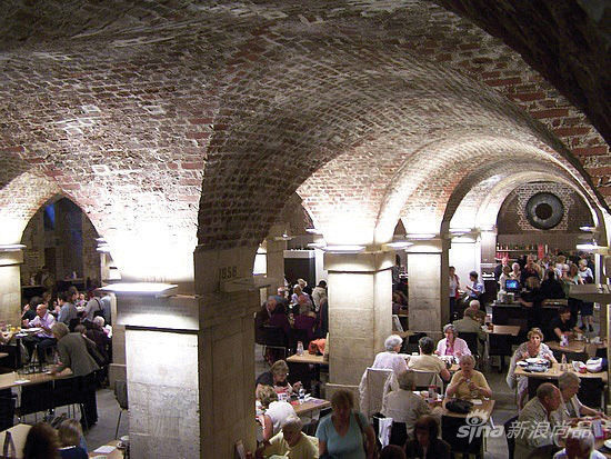 Cafe in the Crypt