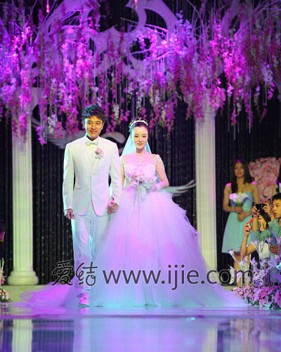 李小璐贾乃亮婚礼摄像师专访:他们放松地欢笑