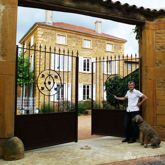 CCoquard devant Maison Ǳ