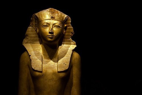 埃及唯一女法老死于护肤品中毒